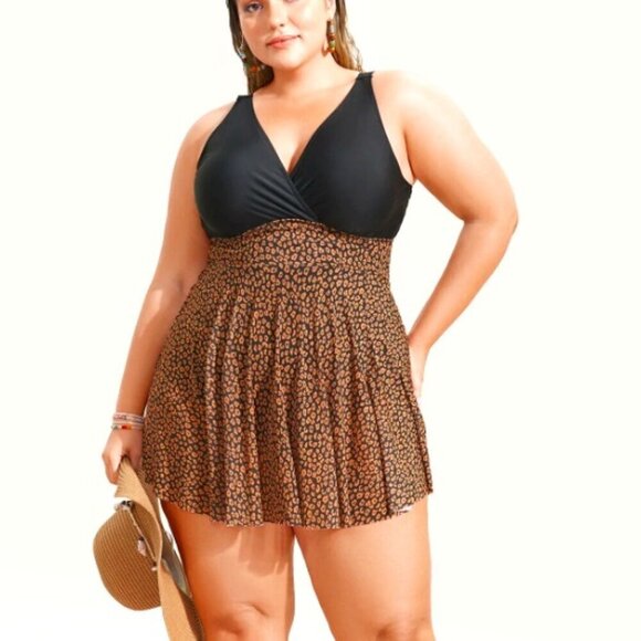 BloomChic Plus Size  2XL V Neck Leopard Print Patchwork Swim Dress us size 18 - Picture 1 of 6